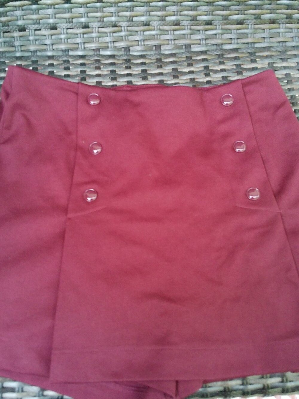 H & M SKORT NEW WITH TAGS BURGANDY SIZE SMALL